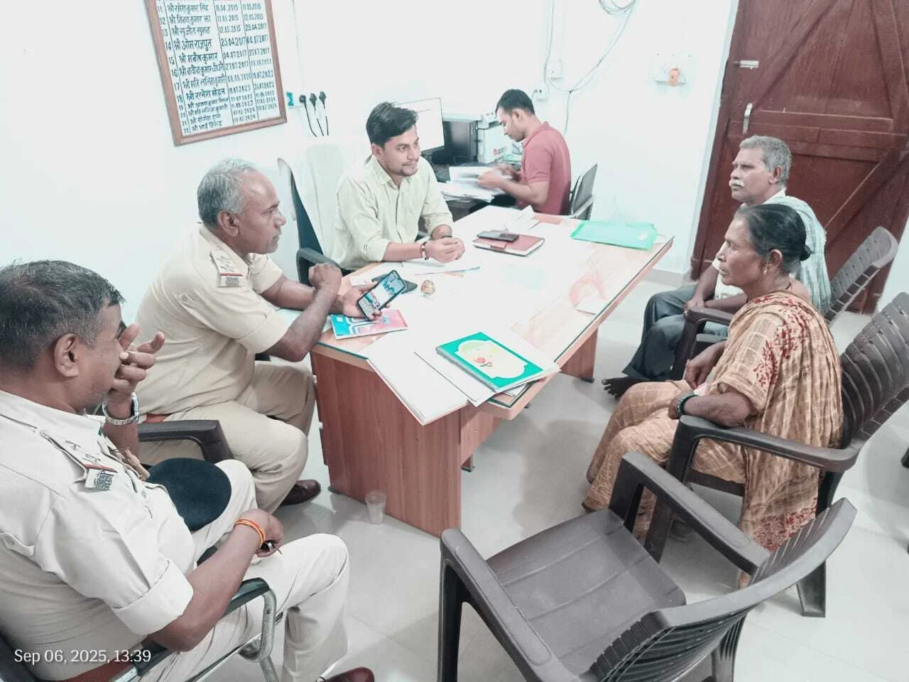 वीरपुर के जनता दरवार मे भूमि संबंधी दो मामलों का हुआ निष्पादन 2