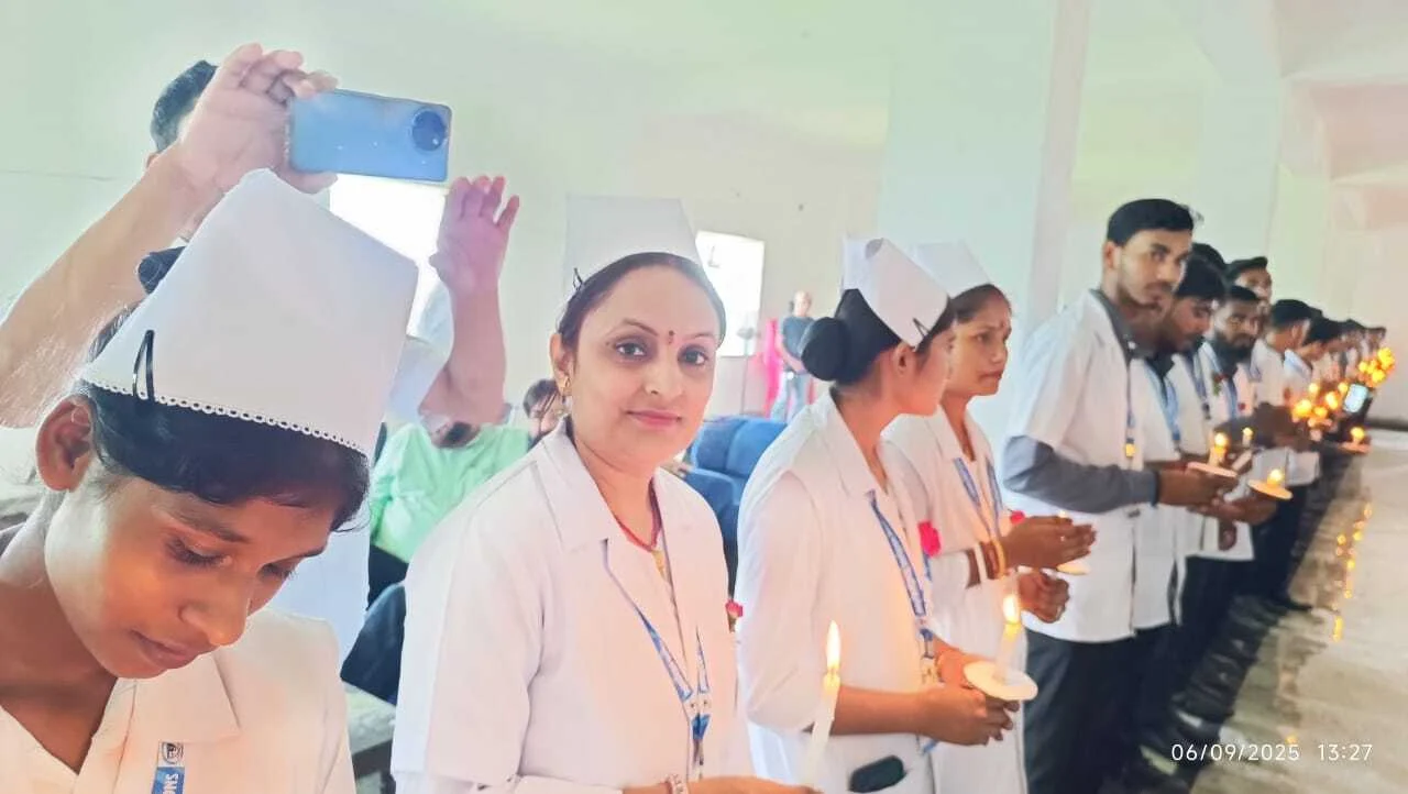 समस्तीपुर: लैंप लाइटिंग समारोह हर नर्स और स्वास्थ्यकर्मी के जीवन में विशेष महत्व रखता है -अख्तरुल इस्लाम शाहीन 3