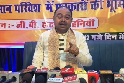 कैमूर: मंत्री संतोष सिंह ने कहा ममता बनर्जी को भी संविधान के बारे में जानकारी लेनी पड़ेगी और यह देश संविधान से चलता है किसी के लाठी से किसी के तानाशाही से नहीं 12