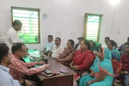 वीरपुर प्रखंड के पंचायत समिति की बैठक में लगी सवालों की बौछार 26