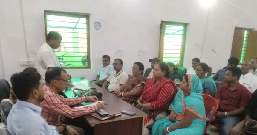 वीरपुर प्रखंड के पंचायत समिति की बैठक में लगी सवालों की बौछार 1