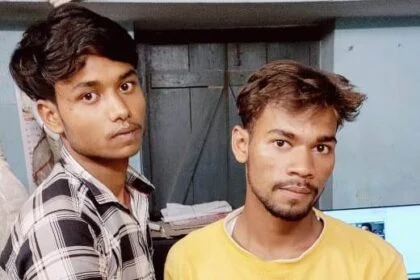 बेगूसराय पुलिस ने चोरी के सात मोबाइल फोन के साथ दो युवक को किया गिरफ्तार, भेजा जेल 31