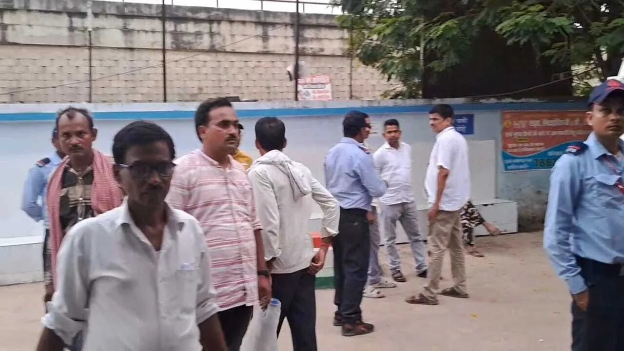 कैमूर: सड़क पार करने के दौरान अज्ञात स्कार्पियो वाहन की ठोकर से वकील की दर्दनाक मौत 3