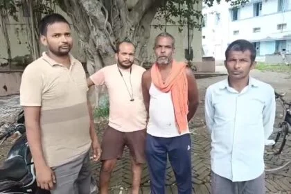 नालंदा: दीपनगर थाना क्षेत्र के लखरावां गांव में मासूम की मौत, परिजनों ने थाना का घेराव कर लगाई इंसाफ की गुहार 22