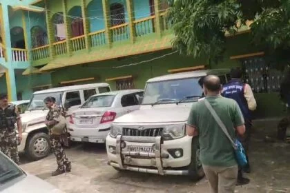 समस्तीपुर: ग्रामीण कार्य विभाग के इंजीनियर विनोद कुमार राय के ठिकाने पर आर्थिक अपराध इकाई की छापेमारी से मचा हरकंप 22
