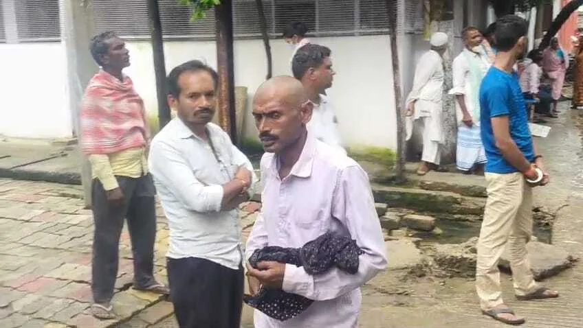 बेगूसराय के डंडारी में खेलने के दौरान विद्युत करंट के चपेट में आने से पांच वर्षीय बच्चे की हुई मौत, परिजनों में मचा कोहराम 2