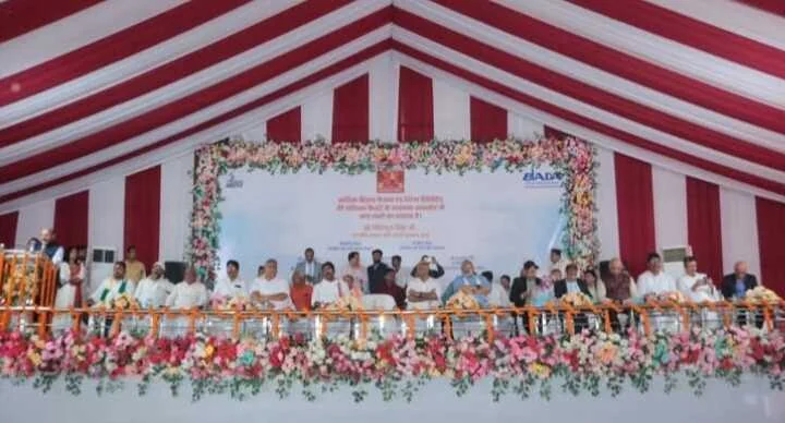 बिहार में एवं बिहार के बेगूसराय जिले में समग्र विकास की बयार बह रही है, जब जब प्रधानमंत्री नरेन्द्र मोदी बिहार आते हैं तो बिहार को सौगात दे जाते हैं - गिरिराज सिंह 2