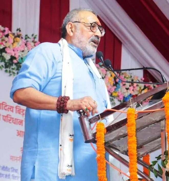 बिहार में एवं बिहार के बेगूसराय जिले में समग्र विकास की बयार बह रही है, जब जब प्रधानमंत्री नरेन्द्र मोदी बिहार आते हैं तो बिहार को सौगात दे जाते हैं - गिरिराज सिंह 3