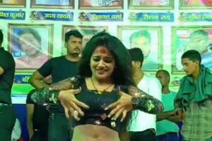 नालंदा: कतरीसराय थाना से महज कुछ ही दूरी पर गणेश पूजा के नाम पर हुआ रात भर बार-बालाओं का नाच 24