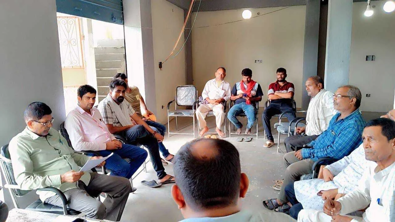 17 सितबंर 2025 को बिहार के प्रतिपक्ष के नेता तेजस्वी यादव के बेगूसराय आगमन को लेकर वीरपुर प्रखंड राजद कार्यकर्ताओ की बैठक 2