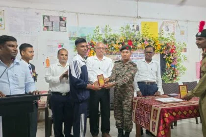 एपीएसएम कॉलेज बरौनी में मनाया गया एनसीसी कैडेट्स उपलब्धि समारोह 20