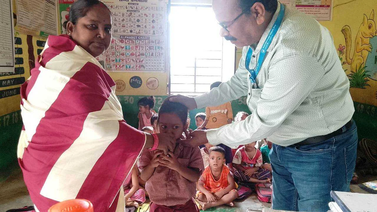 राष्ट्रीय कृमि दिवस पर बच्चों को दवा खिलाकर कार्यक्रम का किया गया उद्घाटन 2