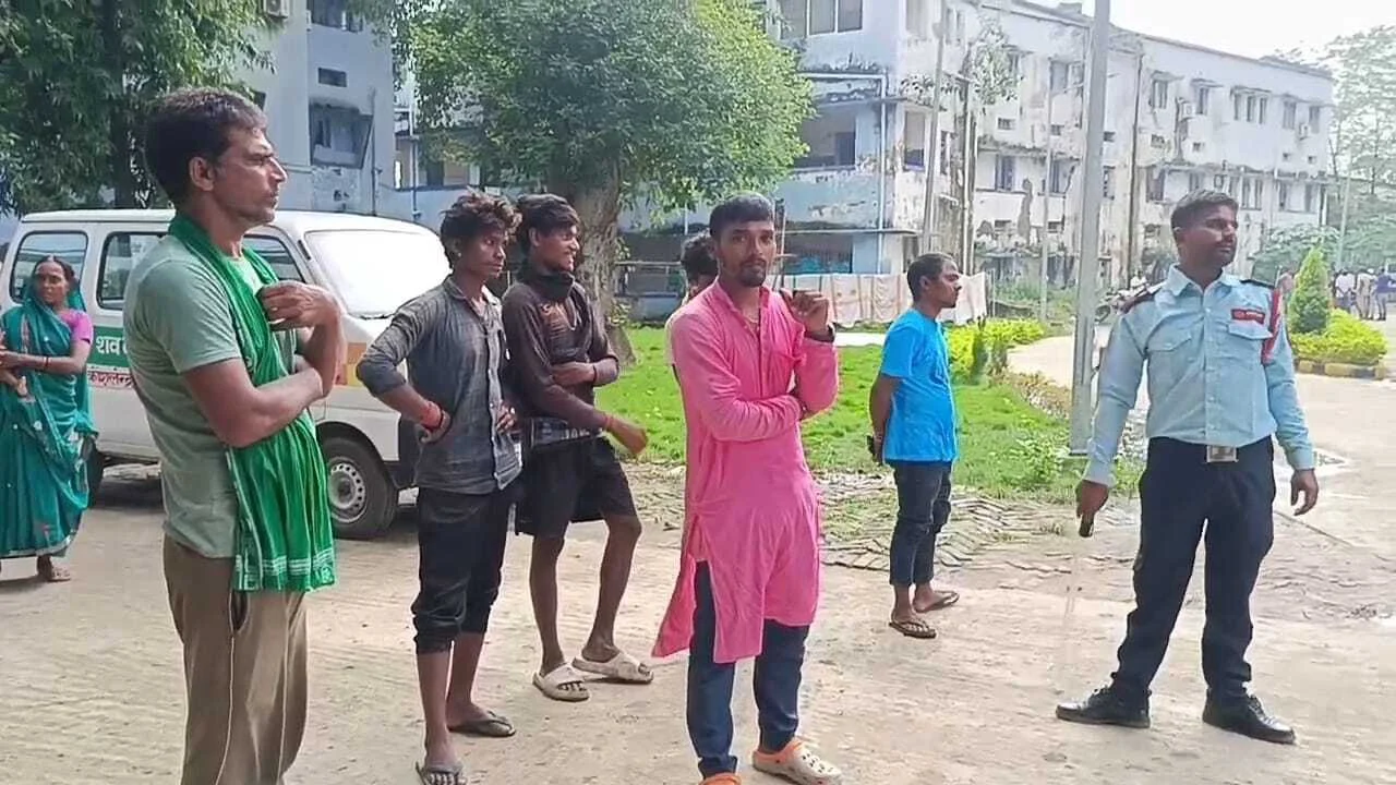 नालंदा: बहु ने तनाव में आकर किया सुसाइड,परिजनों ने लगाया सास पर हत्या कर फांसी पर लटकाने का आरोप, सास बहु में अक्सर होता था विवाद 3