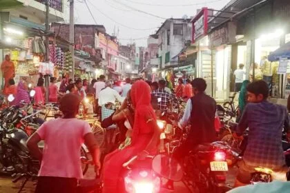 बेगूसराय के वीरपुर में अनुष्ठान, व्रत, पूजा के नाम पर दुकानदार घटीया समाग्री का करता है बिक्री 20