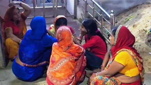 बेगूसराय में पति-पत्नी के बीच मामूली विवाद से नाराज पत्नी ने गले में फंदा लगाकर किया आत्महत्या 1