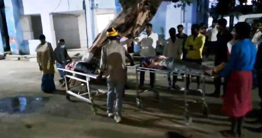 कैमूर में भीषण सड़क हादसे में अज्ञात वाहन की ठोकर से दो लोगो की मौत, दोनों अपने रिश्तेदार के निधन के पीड़ित परिजन में मिलकर लौट रहे थे 2