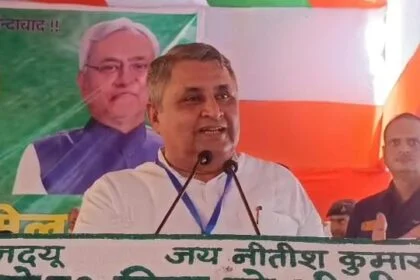 नालंदा विधानसभा में आयोजित एनडीए सम्मेलन में विजय चौधरी का विपक्ष पर हमला, कहा बहरूपिया ठगों से सावधान, नीतीश को कोई हाइजैक नहीं कर सकता 17