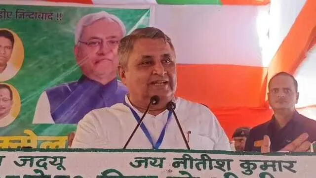 नालंदा विधानसभा में आयोजित एनडीए सम्मेलन में विजय चौधरी का विपक्ष पर हमला, कहा बहरूपिया ठगों से सावधान, नीतीश को कोई हाइजैक नहीं कर सकता 1