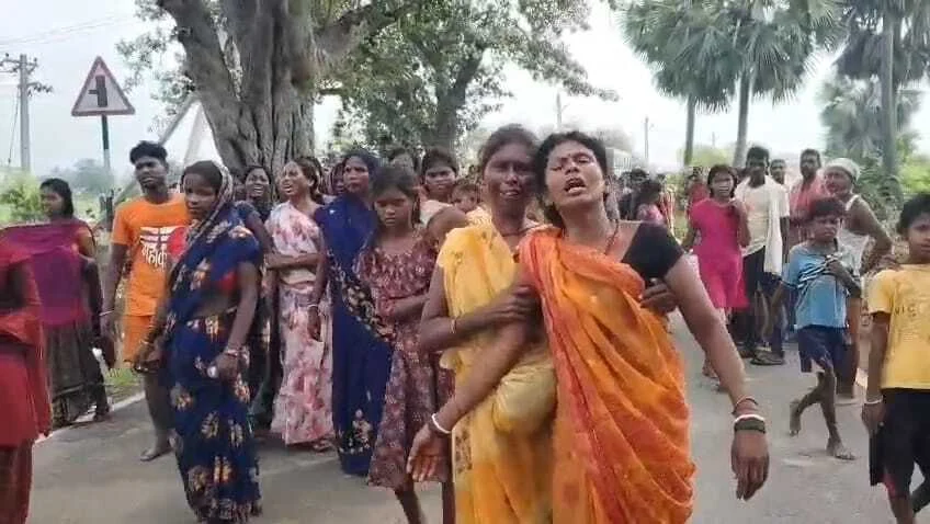 नालंदा: पंडारक रेलवे हॉल्ट के पास ट्रेन हादसा, ताड़ापर गांव के तीन की मौत, एक गंभीर,शव के गांव पहुंचते ही गमगीन हुआ माहौल 1