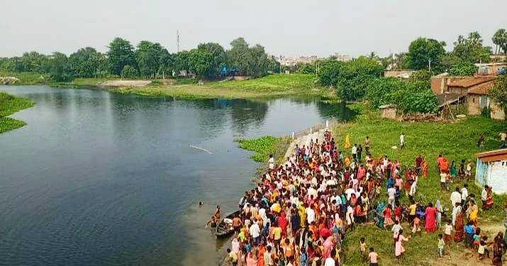 वीरपुर बलान नदी में डुबने से एक युवक की मौत, परीजनों में मचा कोहराम 3