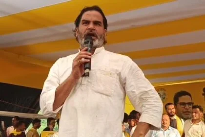 बिहार बदलाव यात्रा' के तहत नालंदा पहुंचे जन सुराज के सूत्रधार प्रशांत किशोर. राजगीर के पीटीजेएम कॉलेज मैदान में जनसभा को किया संबोधित 8