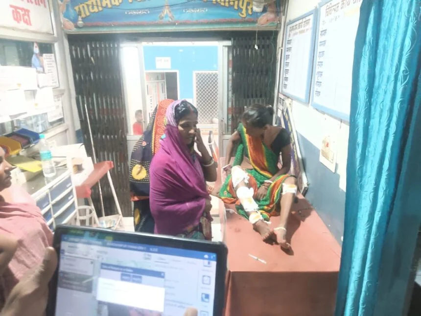 आर्टिका मारुती और टेम्पो की टक्कर म छह लोग जख्मी, घायल गंगा स्नान के लिए सिमरिया जा रहे थे   1