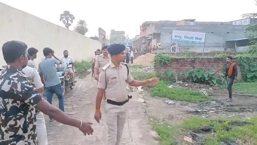 समस्तीपुर: अपराधियों ने दिनदहाड़े घर में घुसकर एक बुजुर्ग महिला की लूटपाट के बाद बेरहमी से किया हत्या, इलाके में फैली सनसनी 3