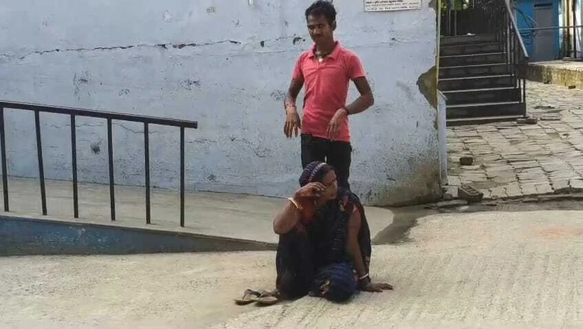 बेगूसराय मे सर्पदंश से एक महिला की मौत, झाड़ फूंक के चक्कर मे गयी महिला की जान 3