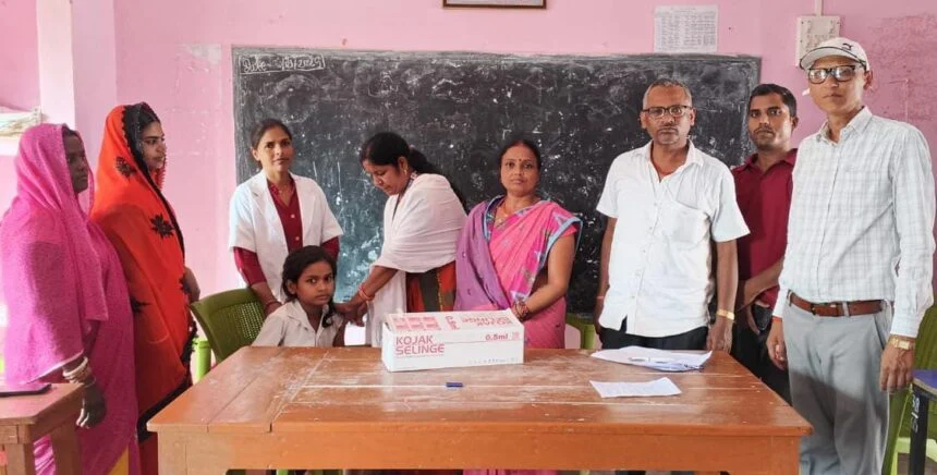 स्वस्थ नारी सशक्त परिवार अभियान के तहत 51 छात्राओं को दिया गया एचपीभी का टीका 1