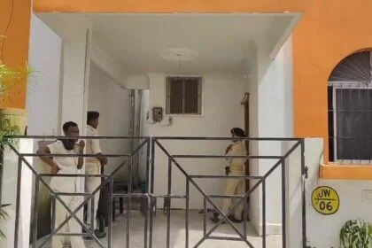 आर्थिक अपराध इकाई ने समस्तीपुर में बिजली विभाग के अधीक्षण अभियंता विवेकानंद के पटना, सिवान और समस्तीपुर स्थित ठिकानों पर छापेमारी 24