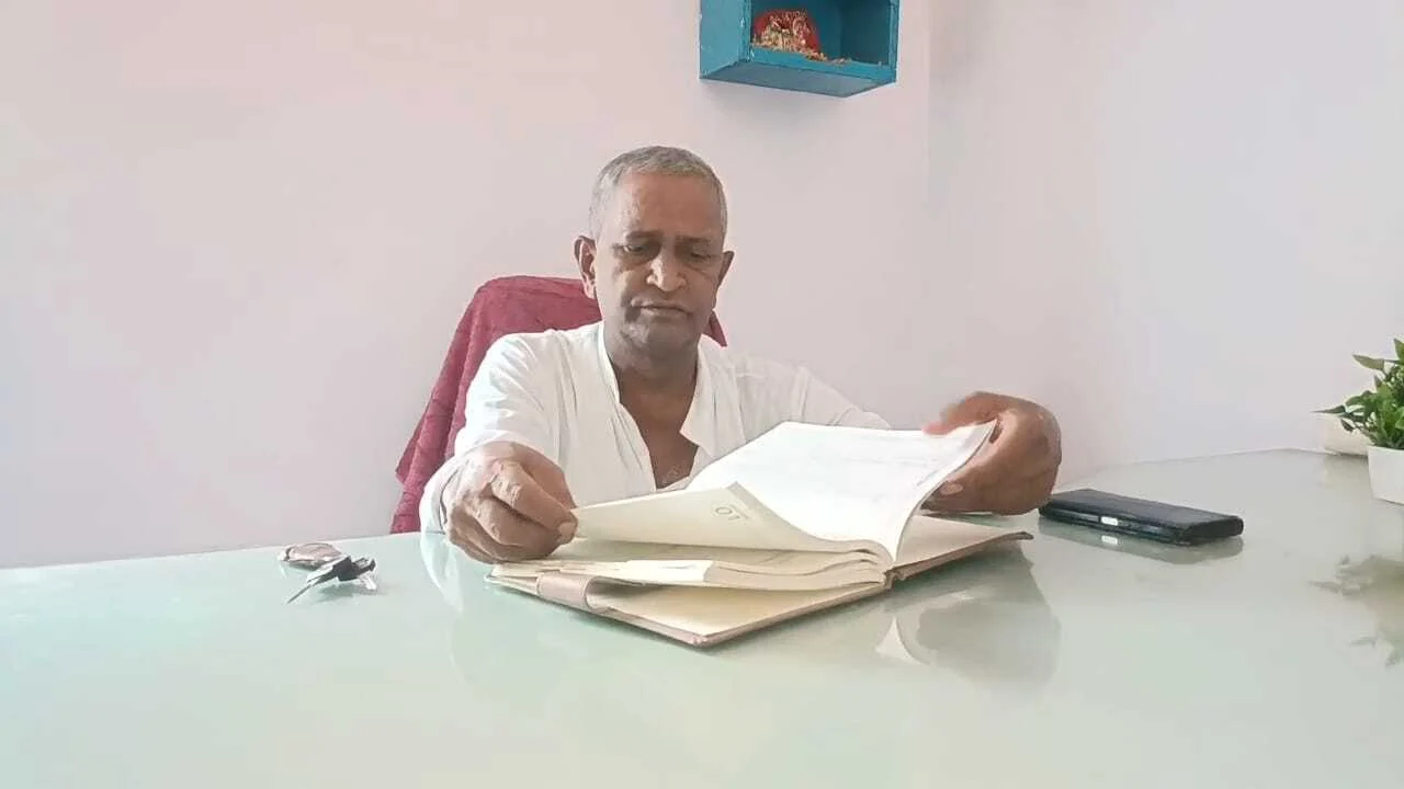 नालंदा : परवलपुर नगर पंचायत के मुख्य पार्षद ने घर पर फायरिंग करने का लगाया आरोप, अज्ञात के विरुद्ध प्राथमिकी दर्ज 2