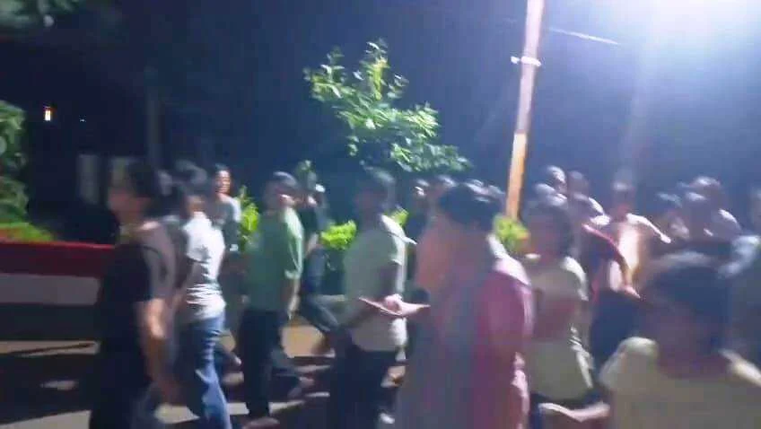 नालंदा:चंडी थाना क्षेत्र स्थित इंजीनियरिंग कॉलेज के छात्रा की छत से गिरकर मौत, इंजीनियरिंग कॉलेज के छात्र-छात्राओं ने जमकर किया हंगामा 3