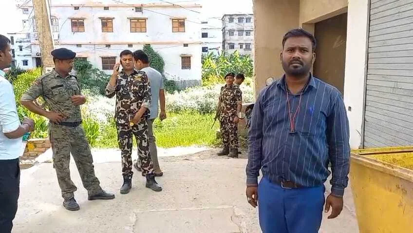 समस्तीपुर: अपराधियों ने दिनदहाड़े फाइनेंस कंपनी के कर्मी को पिस्टल का भय दिखाकर 95 हजार रुपये का किया लुट 2