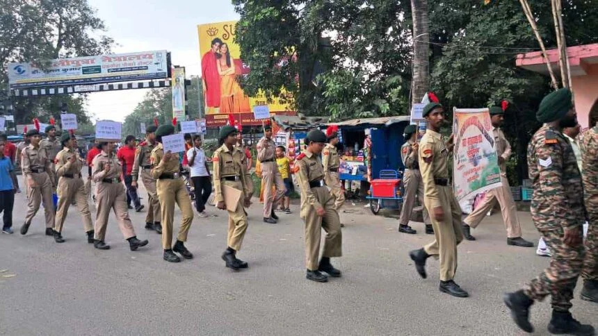 अयोध्या प्रसाद सिंह स्मारक महाविद्यालय बरौनी के एनसीसी कैडेट ने रैली निकाल कर दिया स्वच्छता का संदेश 1