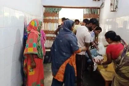 बेगूसराय के वीरपुर में अनियंत्रित बाइक सवार ने पिअकप में मारी ठोकर, बाइक चालक समेत सवार घायल 19