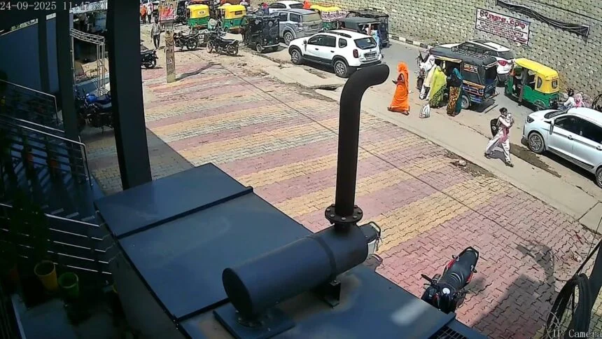 कैमूर: एक महिला के तीन माह की बच्ची को स्कूल यूनिफॉर्म पहनी एक अनजान लड़की लेकर हुआ फरार 1