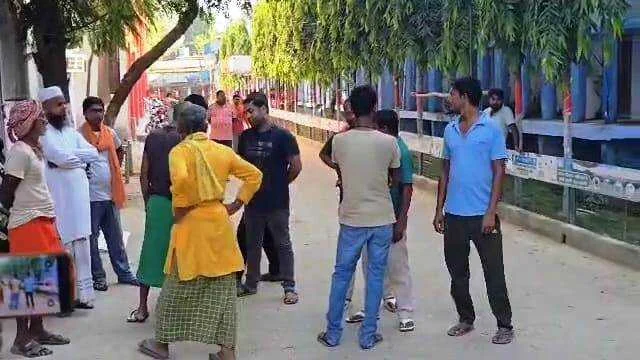 बेगूसराय में रफ्तार का कहर,पिकअप ने बाइक सवार मजदुर को कुचला, मजदुर की घटना स्थल पर हुई मौत, परिजनों में मचा कोहराम 1