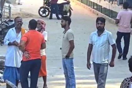 बेगूसरायन में पति पत्नी की मोबाइल पर हुए विवाद में नाराज पत्नी ने फंदा लगाकर की आत्महत्या, पुलिस कर रही है जांच 20