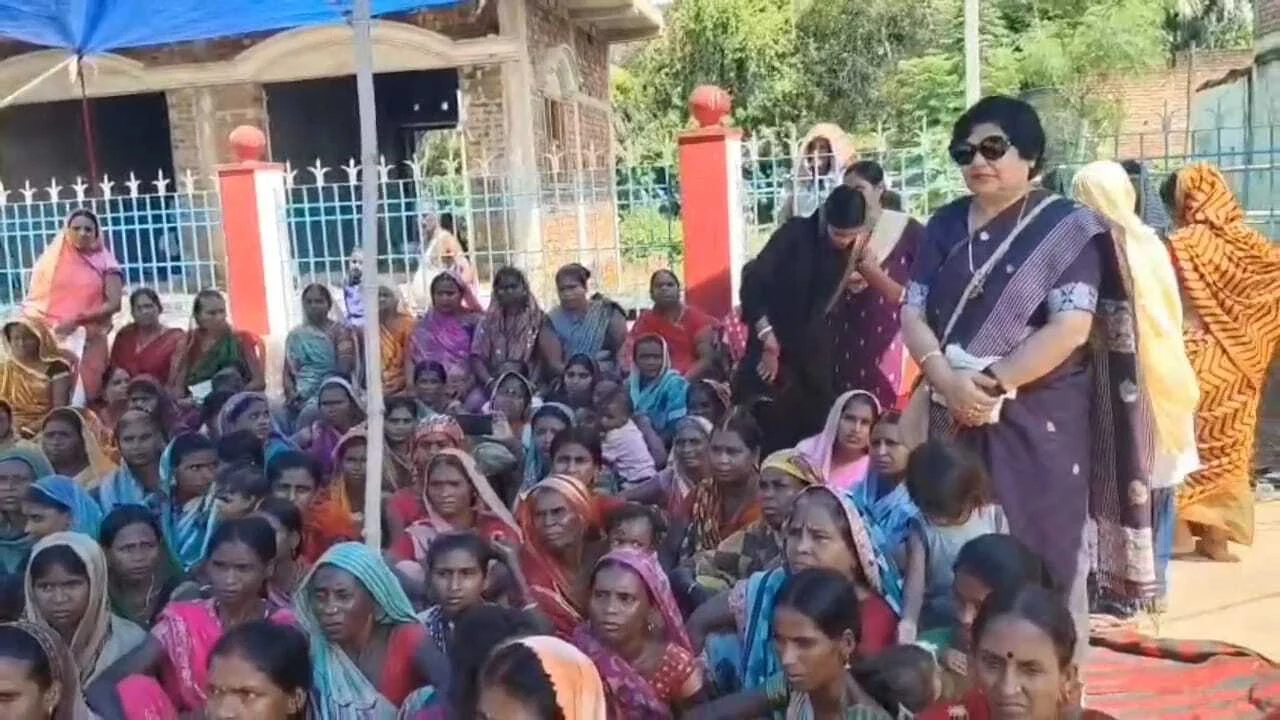 नालंदा में मुख्यमंत्री महिला रोजगार योजना का सीधा प्रसारण, बिहार की 75 लाख महिलाओं के खाते में पहुँचे 10-10 हजार रुपये, नालंदा में भी दिखा उत्साह 2