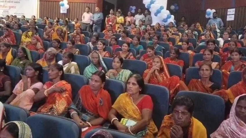 नालंदा में मुख्यमंत्री महिला रोजगार योजना का सीधा प्रसारण, बिहार की 75 लाख महिलाओं के खाते में पहुँचे 10-10 हजार रुपये, नालंदा में भी दिखा उत्साह 1