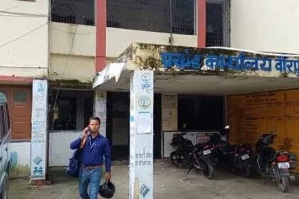 बेगूसराय के नौला के मुखिया ने प्रखंड समन्वयक पर 70 लाभुकों को शौचालय निर्माण की राशि नहीं देने का लगाया आरोप, आवेदन देकर की शिकायत 23