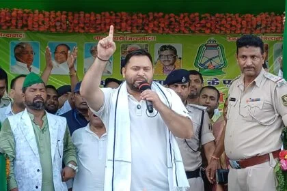 बिहार में महागठबंधन की सरकार बनते ही जिन युवाओं के पास सार्टिफिकेट होगा उन्हें नौकरी देने का काम करेंगे – तेजस्वी 19