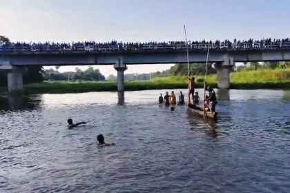 बछवाड़ा के रसीदपुर पंचायत के बलान नदी में 13 वर्षीय बालक डूबा, शव की खोजबीन जारी 26