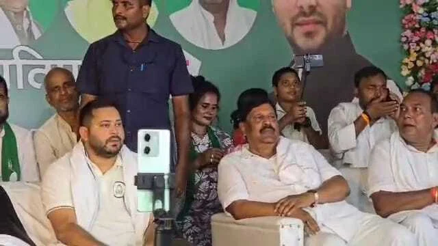 नितीश सरकार 10000 जीविका के माध्यम से देने की बात हो रही है वह वोट खरीदने का एक षड्यंत्र चलाया जा रहा है - तेजस्वी यादव 2