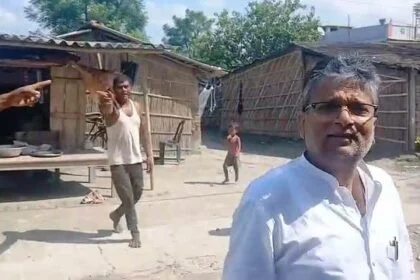 समस्तीपुर: उजियारपुर में राजद  विधायक आलोक मेहता का  विरोध, जनता बोला 5 साल तो नज़र नही आए अब जब चुनाव नजदीक आया तो फिर से वोट मांगने चले आये 22