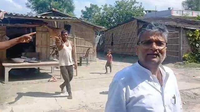 समस्तीपुर: उजियारपुर में राजद  विधायक आलोक मेहता का  विरोध, जनता बोला 5 साल तो नज़र नही आए अब जब चुनाव नजदीक आया तो फिर से वोट मांगने चले आये 1