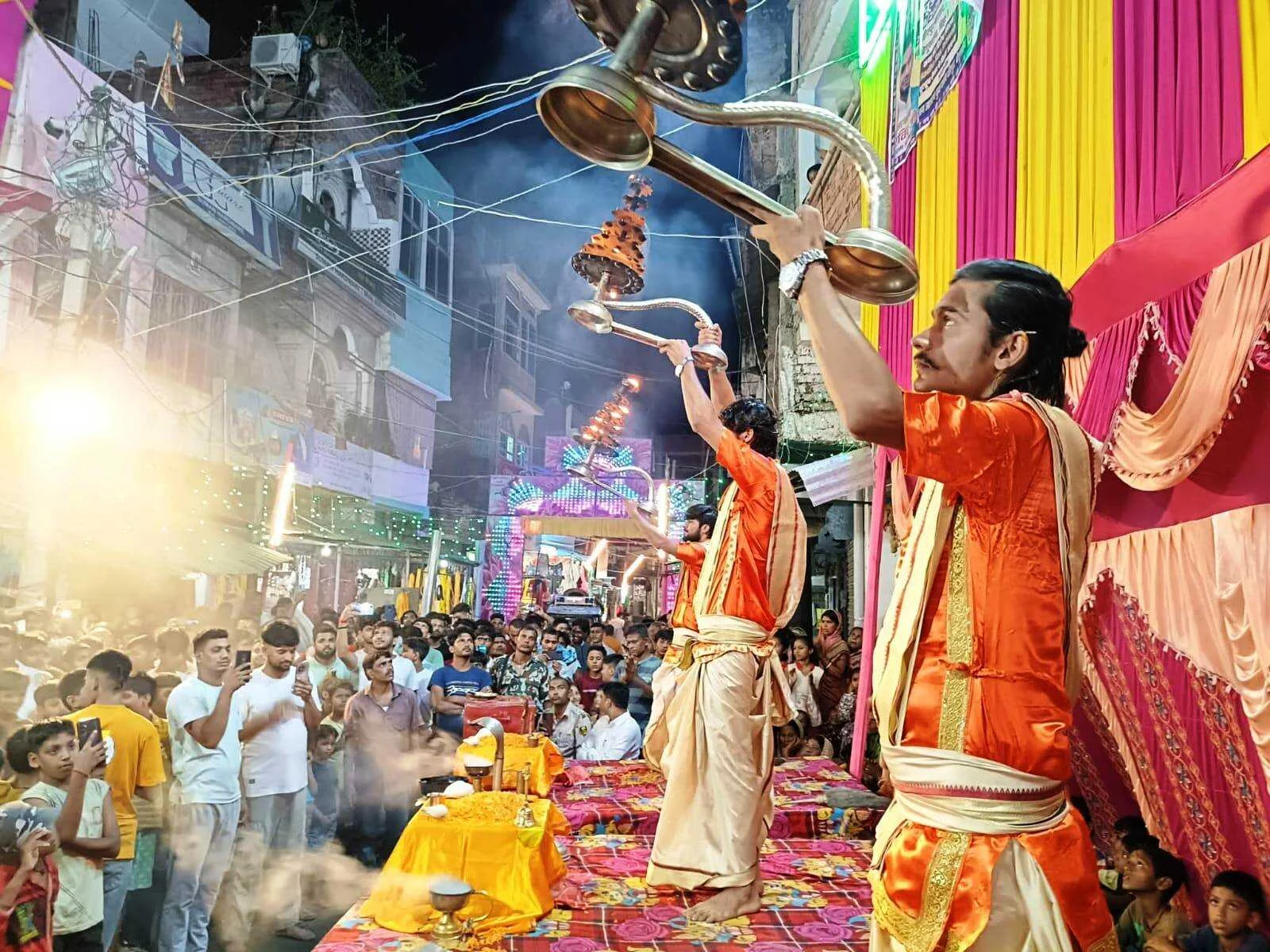 वैष्णवी दुर्गा मंदिर में आयोजित कथा के पांचवें दिन उमड़ी श्रद्धालुओं की भीड़ 2