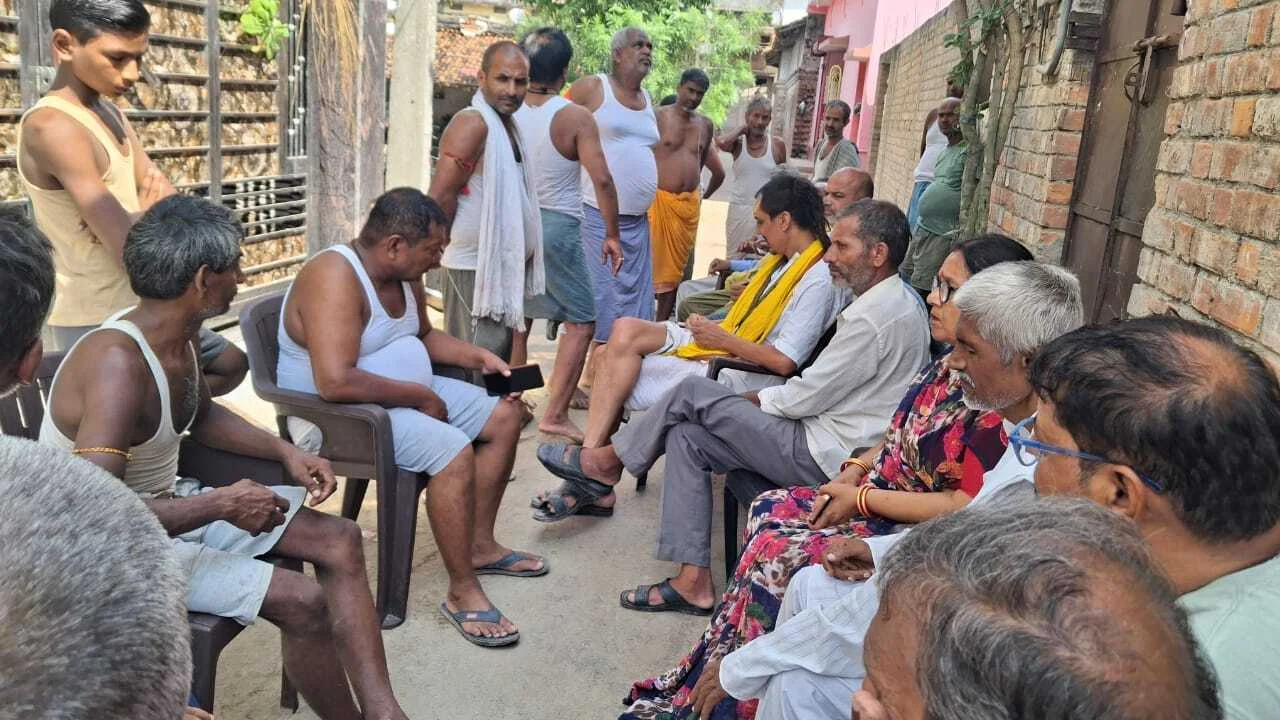 बेगूसराय-कांग्रेस के पूर्व विधायक अमिता भूषण ने वीरपुर में की पद यात्रा, मिली जन्मत का अपार समर्थन 2