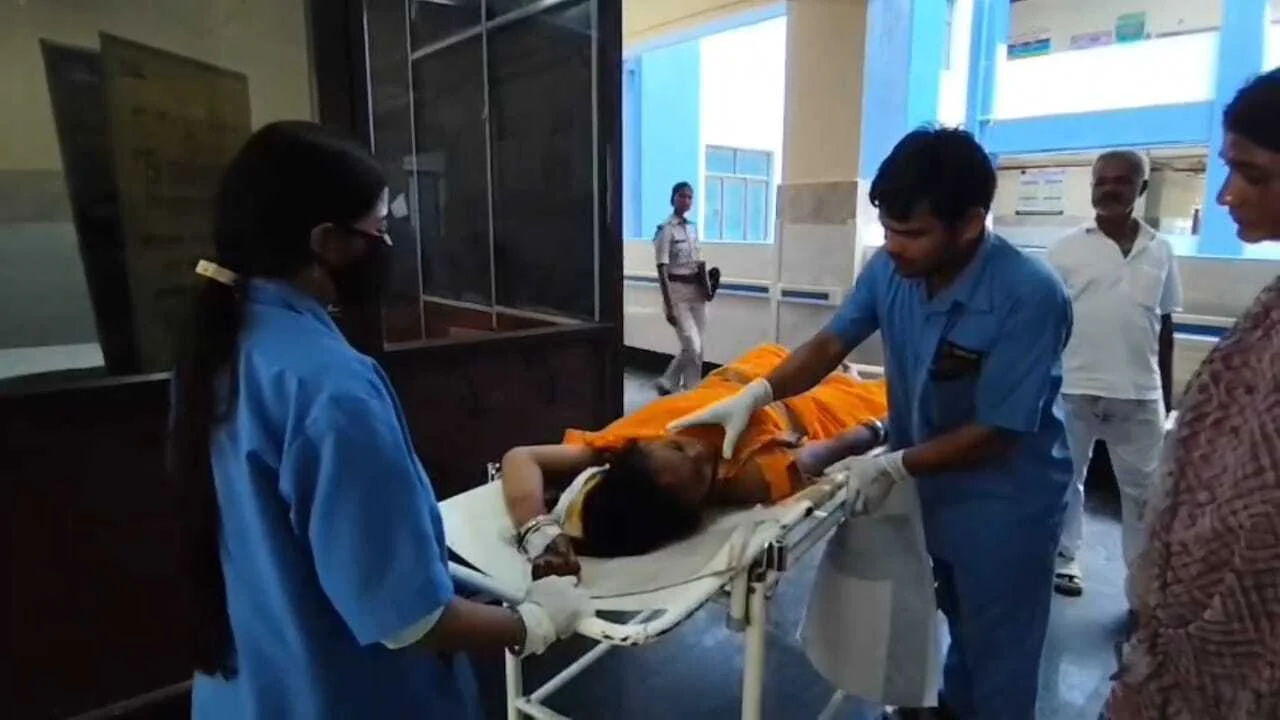 नालंदा के चंडी में भीषण सड़क हादसा, ट्रक-बाइक टक्कर में दो की मौत, तीन घायल, ट्रक से भिड़ी दो बाइक 3