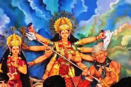बेगूसराय के एक पंडाल में अमेरिका के राष्ट्रपति डोनाल्ड ट्रंप को महिषासुर के रूप में दिखाया गया, जो बना आकर्षण का केंद्र 27